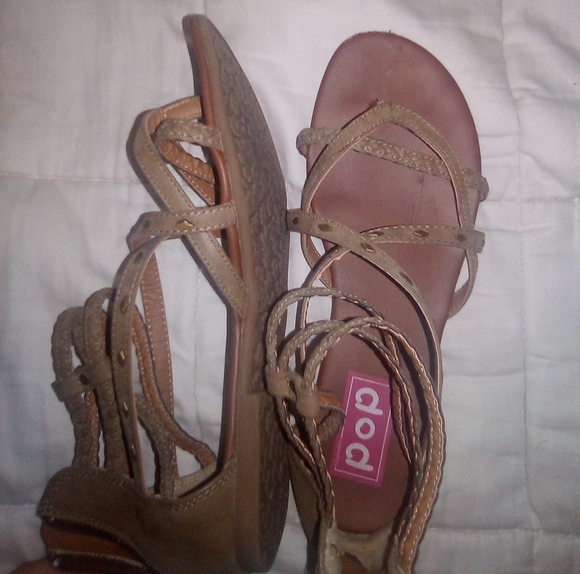 Sandals - Picture 2 of 4